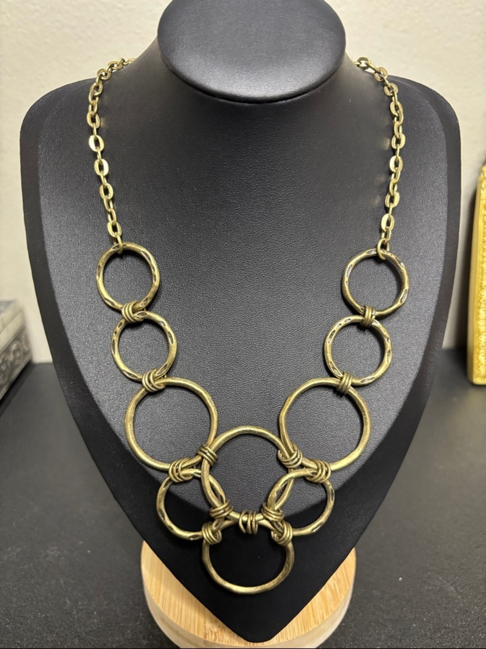 Premier Designs Madrid Circle Chain Link Good Tone Statement Necklace